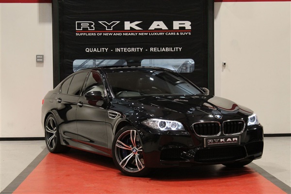 BMW M5 M5 4-Door Auto