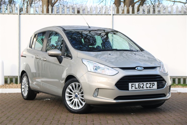 Ford B-MAX TITANIUM