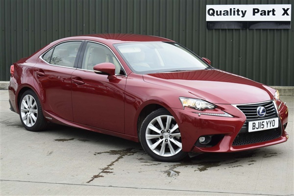 Lexus IS 2.5 Advance E-CVT 4dr Auto