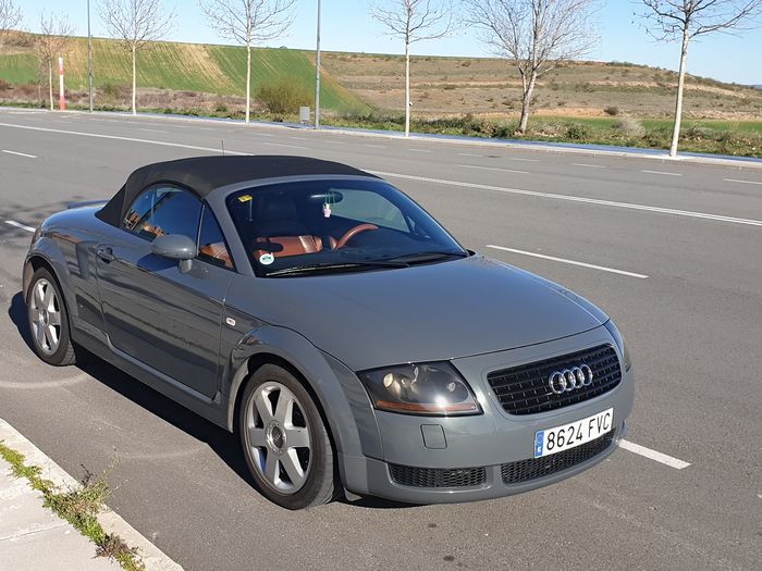 Audi - TT Roadster 1.8 Turbo - 