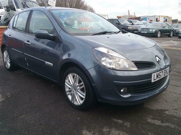 Renault Clio 2.0 VVT Initiale