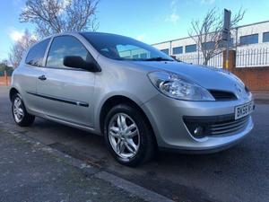 Renault Clio  in West Molesey | Friday-Ad