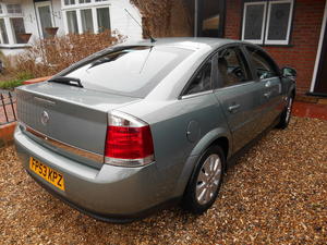 Vauxhall Vectra  in Watford | Friday-Ad
