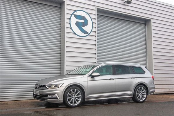 Volkswagen Passat 2.0 R LINE TDI BLUEMOTION TECHNOLOGY DSG