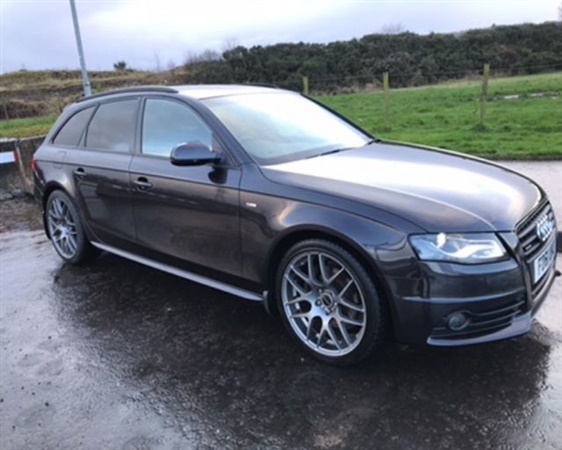 Audi A4 2.0 AVANT TDI QUATTRO BLACK EDITION 5d 168 BHP