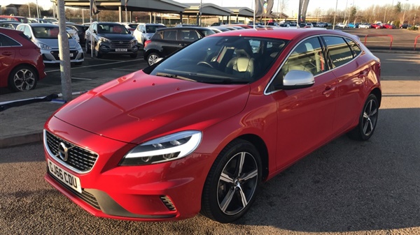 Volvo V40 D] R DESIGN Nav Plus