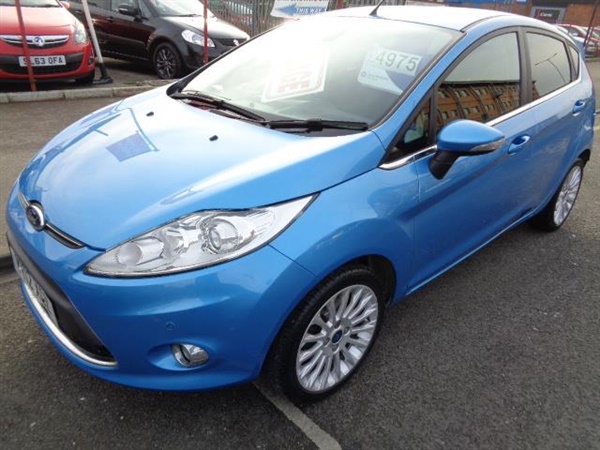 Ford Fiesta 1.4 Titanium 5dr ONLY  MILES!