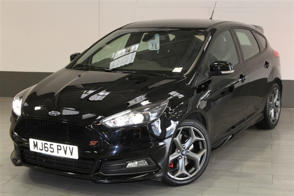 Ford Focus 2.0t ecoboost st-3