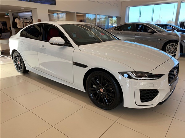 Jaguar XE 2.0i R-Dynamic SE Auto (s/s) 4dr