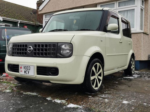Superb Nissan Cube for sale. Automatic.