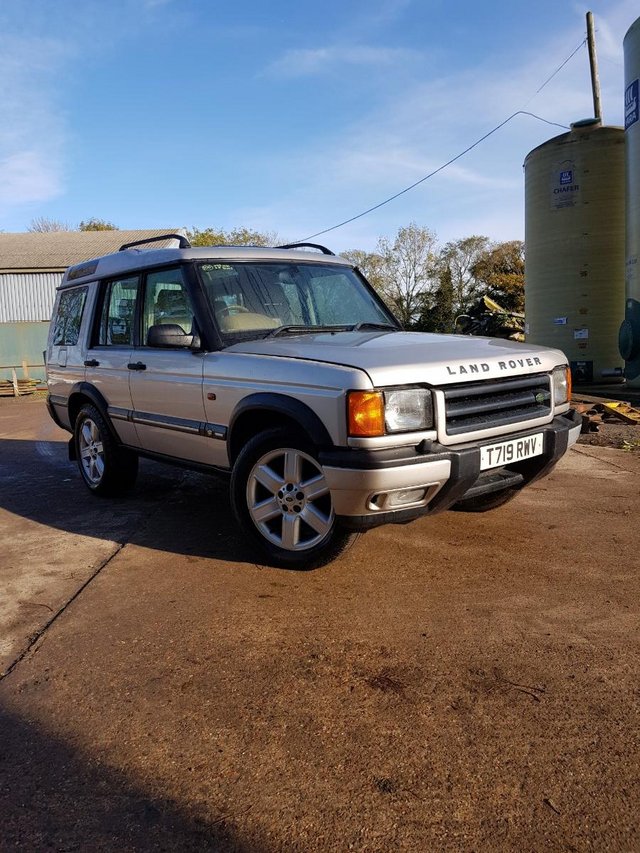 Land Rover Discovery TD 5 Es S II 5 sp facelift model. #100
