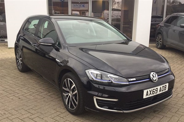 Volkswagen Golf 99kW e-Golf 35kWh 5dr Auto Automatic