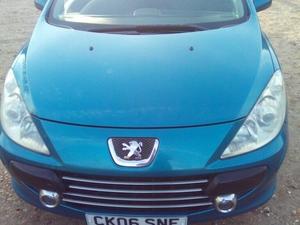 Peugeot 307cc Convertible in Crawley | Friday-Ad