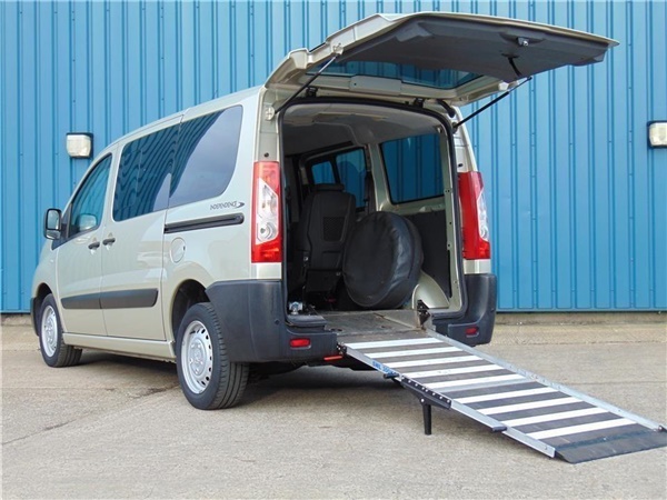 Peugeot Expert Tepee Independence - WHEELCHAIR ACCESSIBLE
