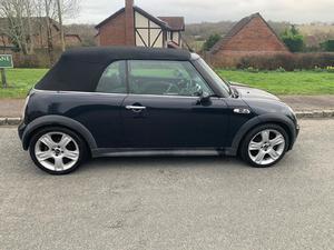 Mini Convertible  in Uckfield | Friday-Ad