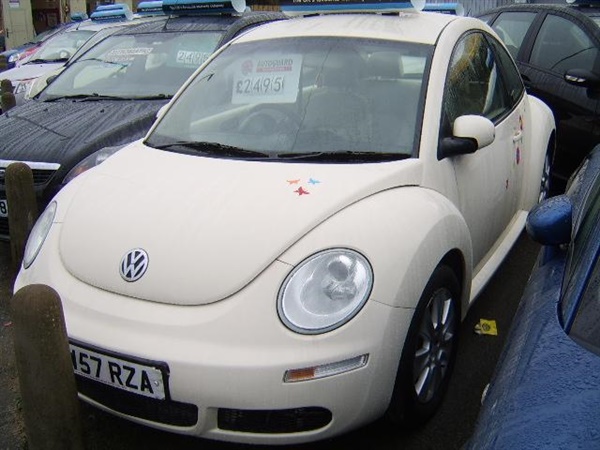 Volkswagen Beetle 1.6 Luna 3dr full mot