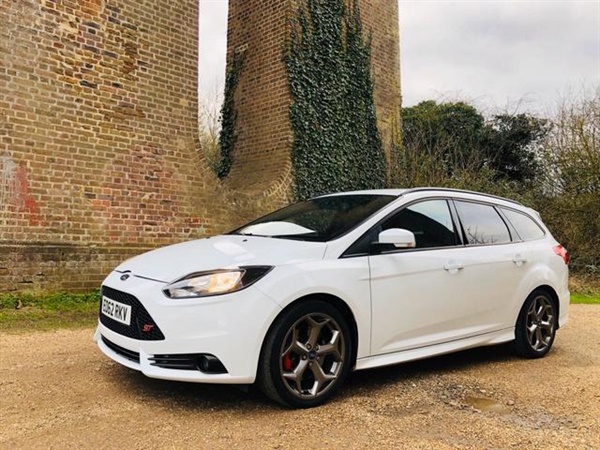 Ford Focus 2.0 ST-2 5d 247 BHP