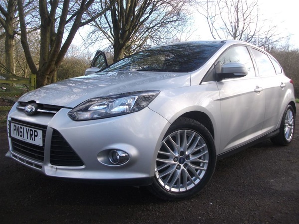 Ford Focus 1.6 ZETEC 5d 124 BHP+F/S/H+FREE WARRANTY+1 OWNER