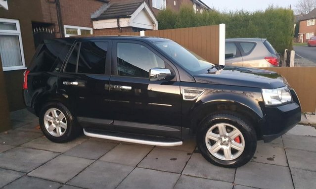 Freelander  black land rover