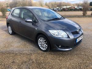 Toyota Auris  in London | Friday-Ad