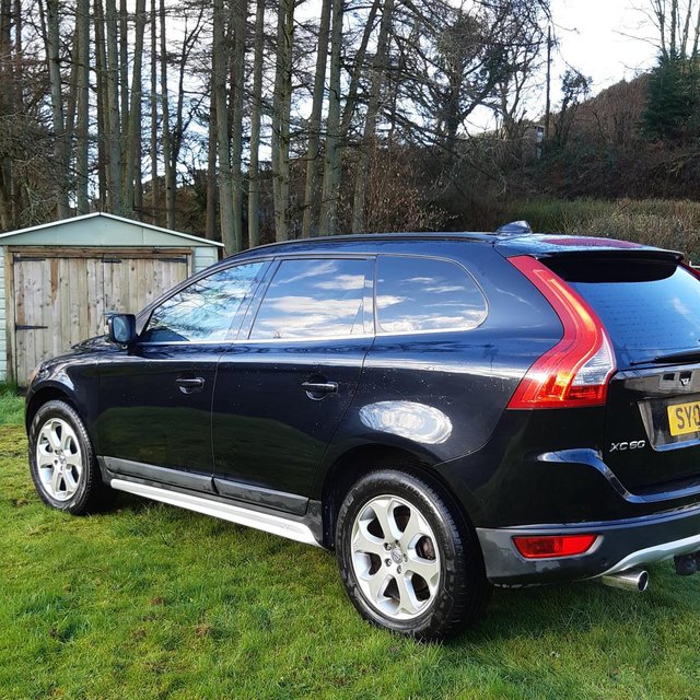 VOVO  XC60 SE LUX AWD DIESEL MANUAL Excellent con