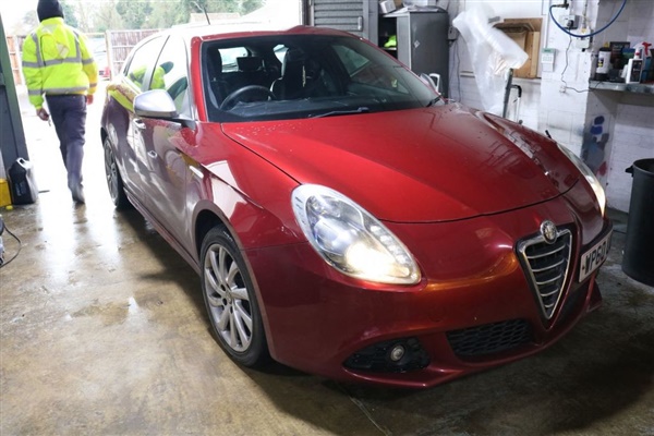 Alfa Romeo Giulietta 2.0 JTDM-2 VELOCE 5d 170 BHP