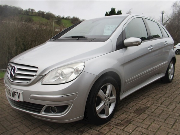 Mercedes-Benz B Class B-Class B180 Cdi Se Mpv 2.0 Manual