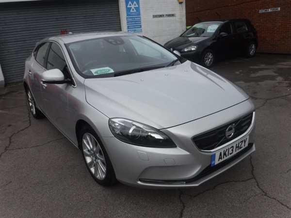 Volvo V40 D3 SE Lux Nav 5dr