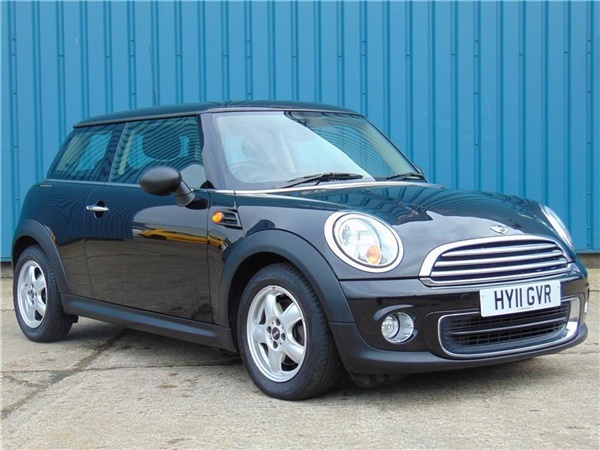 Mini Hatch One 1.6 3dr with Incredible Low Mileage!