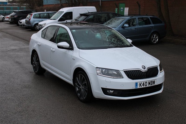 Skoda Octavia 2.0 TDI CR Laurin & Klement DSG [PAN ROOF]