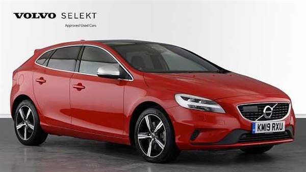 Volvo V40 (Adaptive Cruise Control, Panoramic Roof, Rear