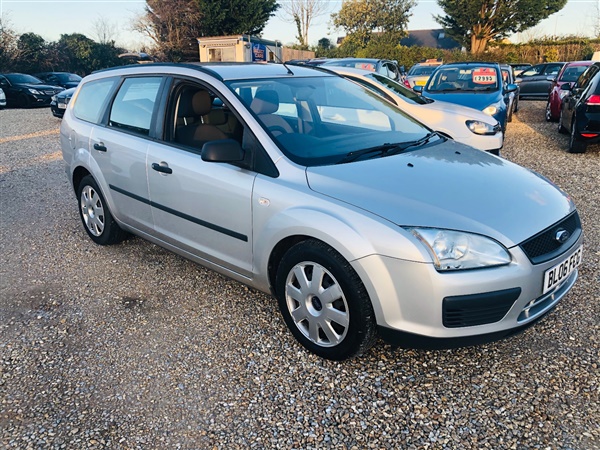 Ford Focus LX 5-Door