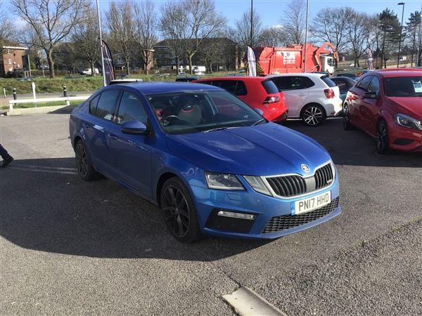 Skoda Octavia 2.0 TDI CR vRS 5dr - BLUETOOTH AUDIO - AIR CON