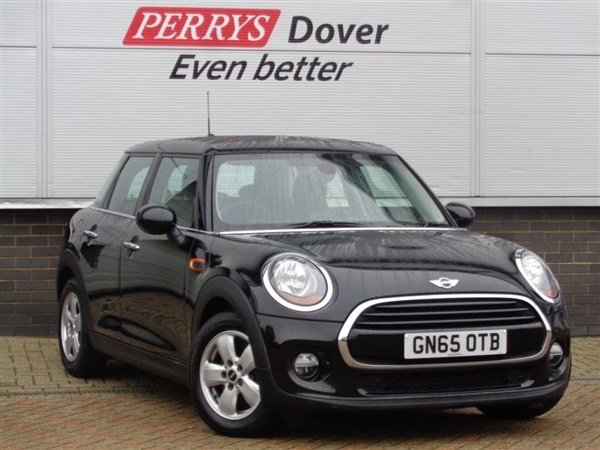 Mini Hatch 1.5 Cooper 5dr Auto Hatchback