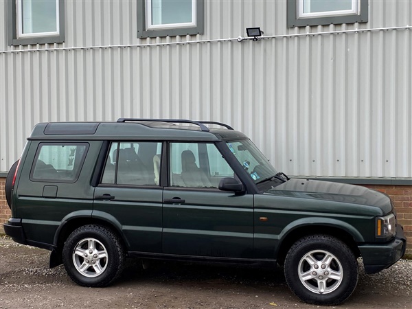 Land Rover Discovery 2.5 TD5 MANUAL GREEN LHD UK REG LEFT