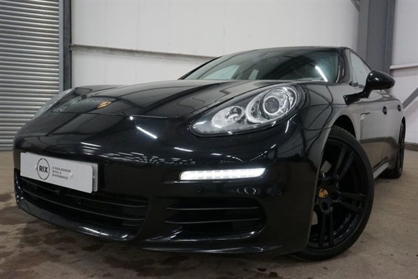 Porsche Panamera 3.0 D V6 TIPTRONIC 5d 300 BHP-HEATED BLACK