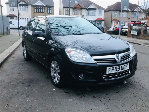 Vauxhall Astra 1.8 i 16v Design 5dr Auto