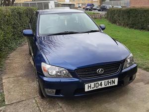 Lexus Is months mot big spec in Crawley | Friday-Ad