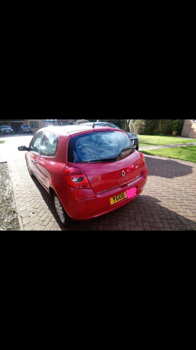 Renault Clio, ) Red Hatchback, Manual Petrol, 