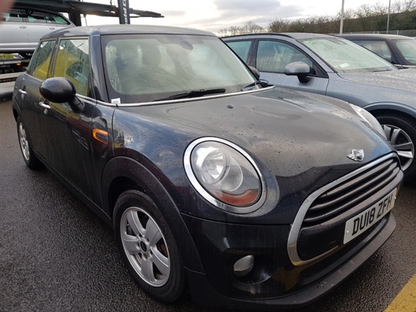 Mini Hatch 1.5 Cooper D 5dr [Media Pack XL]