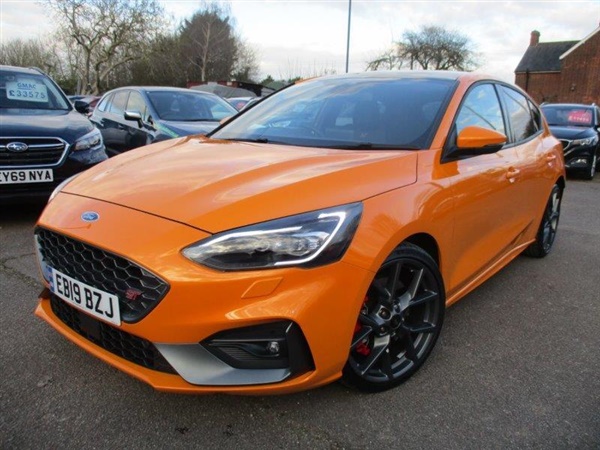 Ford Focus 2.3 EcoBoost ST 5dr Pan Roof Performance Pack