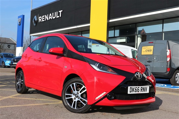 Toyota Aygo 1.0 VVT-i x-play Hatchback 5dr Petrol EU5 (68