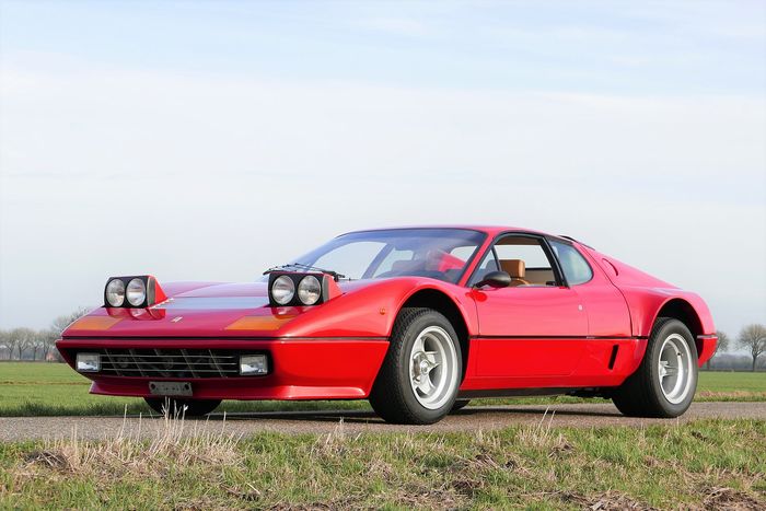 Ferrari - 512 BB met slechts  KM. - 
