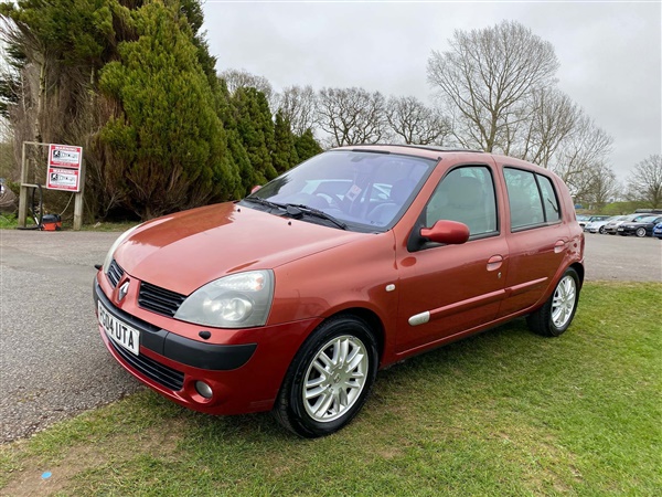 Renault Clio 1.5 dCi Initiale 5dr