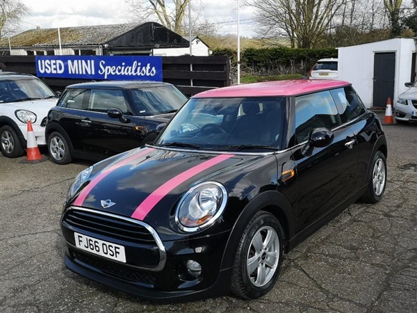 Mini Hatch COOPER HUD/SATNAV/MEDIAPACK/CAMERA