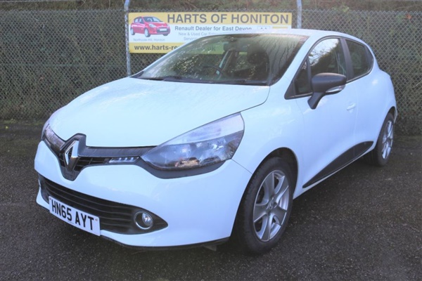 Renault Clio 1.2 Play 16V Petrol 5DR in White