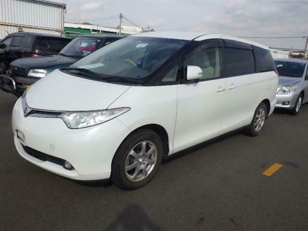 Toyota Estima 8 seats White
