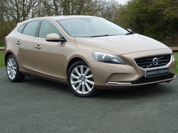 Volvo V40 D3 SE LUX AUTO WITH 2 YEAR FREE SERVICING*