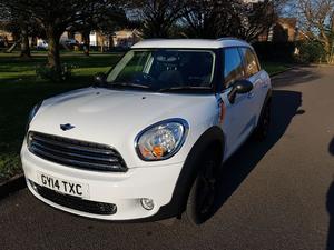 Mini Hatch One  in Horley | Friday-Ad