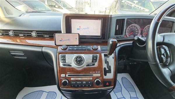 Nissan Elgrand HIGHWAY STAR E51 READY TO DRIVE